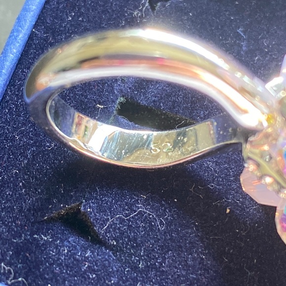 Swarovski Cocktail Ring - Picture 5 of 7